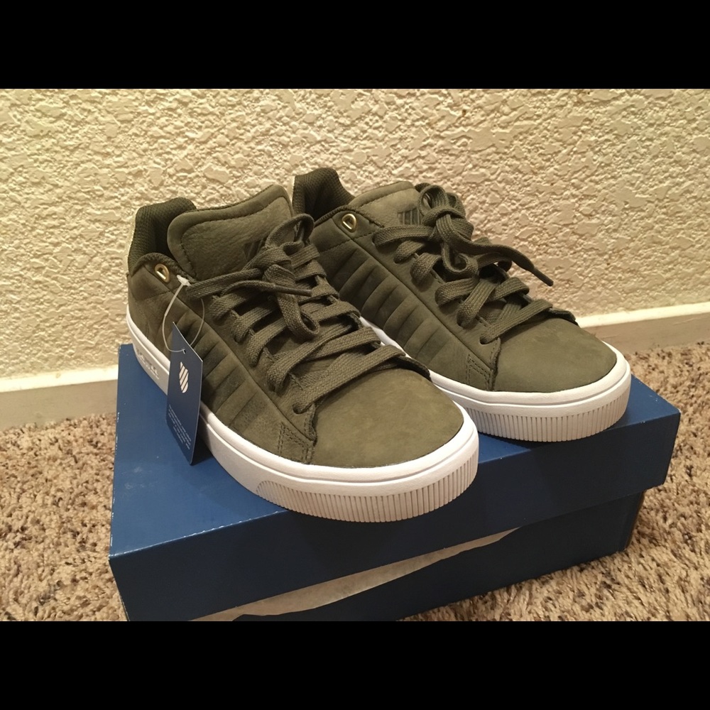 Women’s shoes